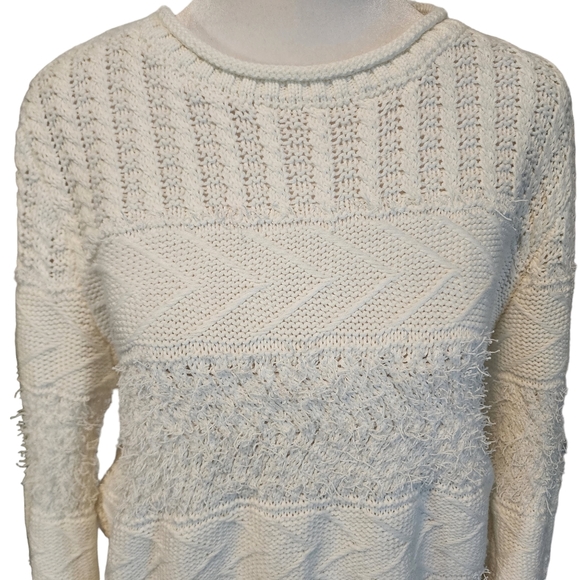 EUC Francesca's Alya Textured Eyelash Ivory Rolled Neck Sweater - Picture 2 of 11